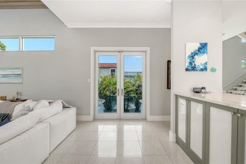 House in Longboat Key, Florida 4 bedrooms, 286.42 sq.m. № 2220496 - photo 6