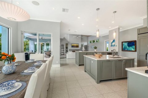 House in Longboat Key, Florida 4 bedrooms, 286.42 sq.m. № 2220496 - photo 27
