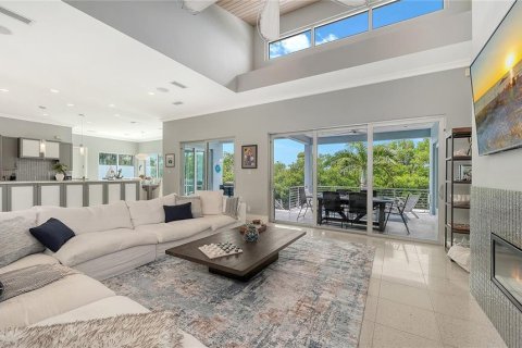 House in Longboat Key, Florida 4 bedrooms, 286.42 sq.m. № 2220496 - photo 10