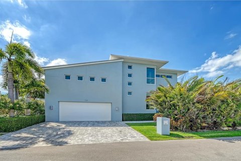 House in Longboat Key, Florida 4 bedrooms, 286.42 sq.m. № 2220496 - photo 3