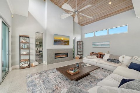 House in Longboat Key, Florida 4 bedrooms, 286.42 sq.m. № 2220496 - photo 9