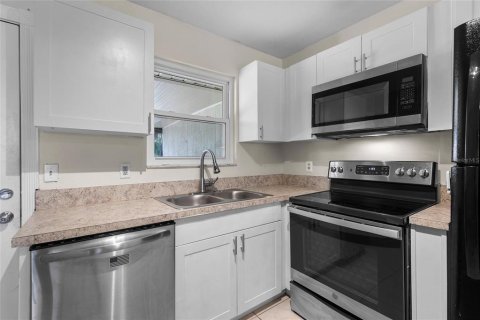 Duplex in Edgewater, Florida 2 bedrooms, 110 sq.m. № 1909414 - photo 4