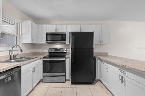 Duplex in Edgewater, Florida 2 bedrooms, 110 sq.m. № 1909414 - photo 3