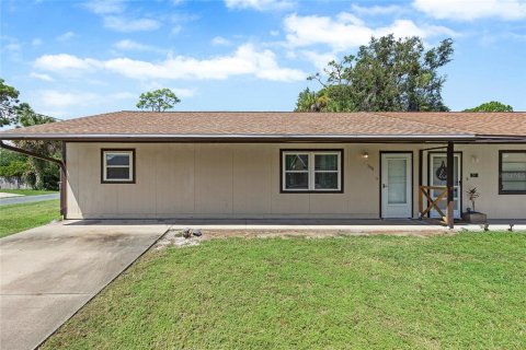 Duplex in Edgewater, Florida 2 bedrooms, 110 sq.m. № 1909414 - photo 1