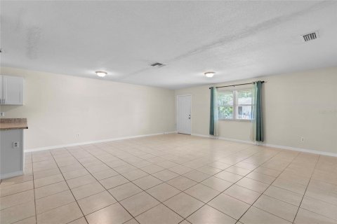 Duplex in Edgewater, Florida 2 bedrooms, 110 sq.m. № 1909414 - photo 9