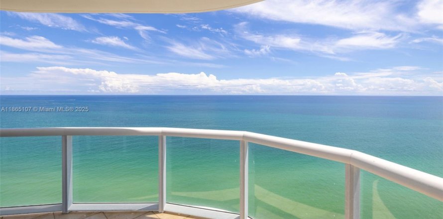 Condo à Miami Beach, Floride, 3 chambres  № 2015876