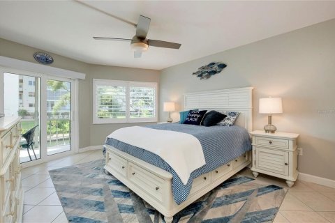 Condo in Sarasota, Florida, 1 bedroom  № 1212654 - photo 9