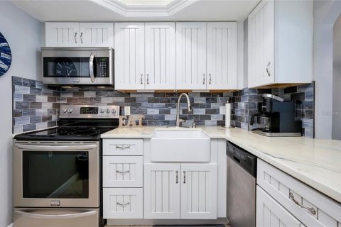 Condo in Sarasota, Florida, 1 bedroom  № 1212654 - photo 27