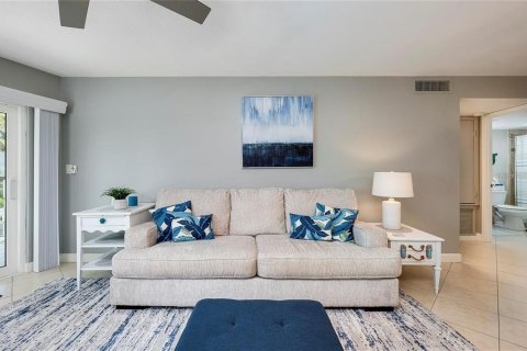 Condo in Sarasota, Florida, 1 bedroom  № 1212654 - photo 3