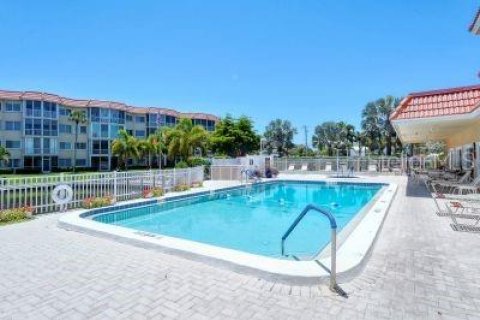 Condo in Sarasota, Florida, 1 bedroom  № 1212654 - photo 23