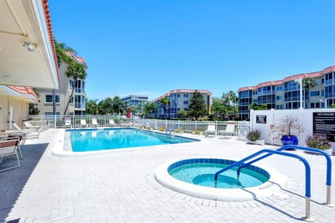 Condominio en alquiler en Sarasota, Florida, 1 dormitorio, 72.46 m2 № 1212654 - foto 21