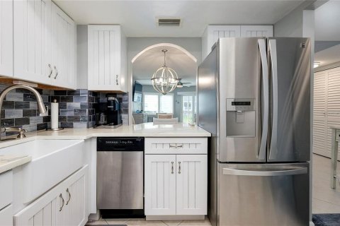 Condo in Sarasota, Florida, 1 bedroom  № 1212654 - photo 26