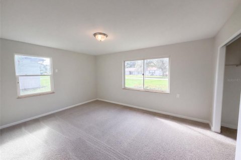 House in Eustis, Florida 3 bedrooms, 135.54 sq.m. № 2394103 - photo 18