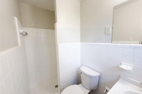 House in Eustis, Florida 3 bedrooms, 135.54 sq.m. № 2394103 - photo 21