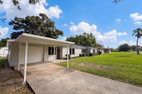 House in Eustis, Florida 3 bedrooms, 135.54 sq.m. № 2394103 - photo 23