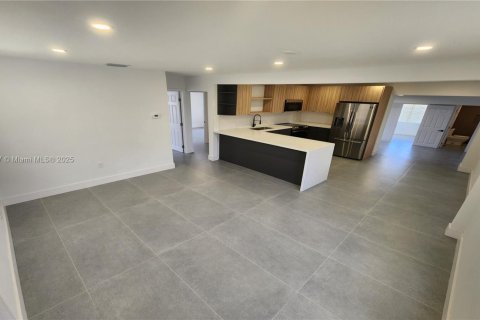 Casa en venta en Miami, Florida, 4 dormitorios, 145.86 m2 № 1887872 - foto 7
