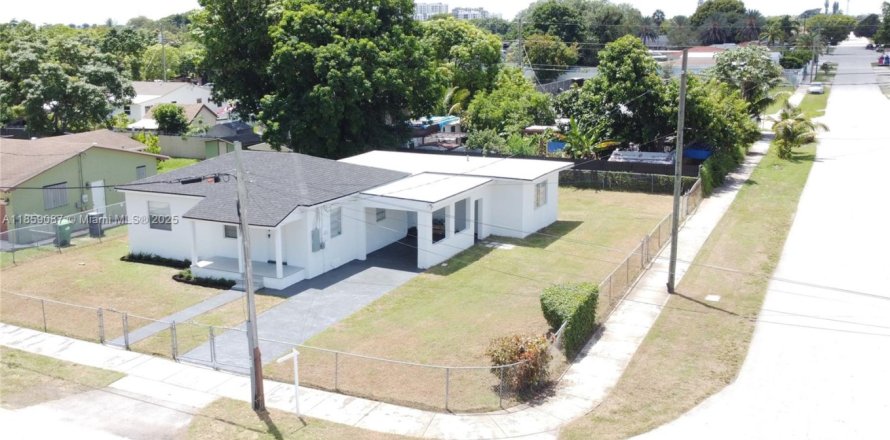 Casa en Miami, Florida 4 dormitorios, 145.86 m2 № 1887872