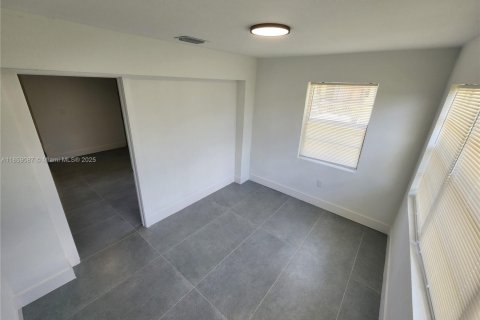 Casa en venta en Miami, Florida, 4 dormitorios, 145.86 m2 № 1887872 - foto 23