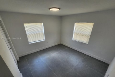 Casa en venta en Miami, Florida, 4 dormitorios, 145.86 m2 № 1887872 - foto 19