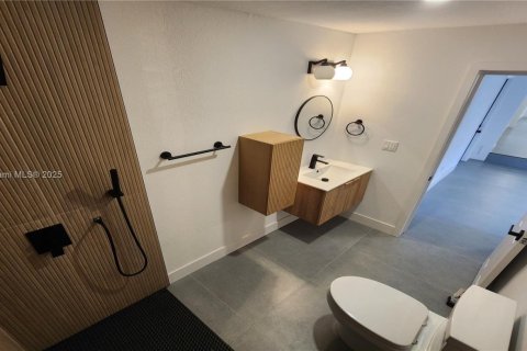 Casa en venta en Miami, Florida, 4 dormitorios, 145.86 m2 № 1887872 - foto 25