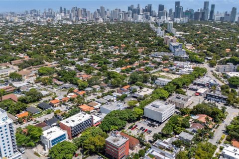 Commercial property in Miami, Florida № 2037205 - photo 20