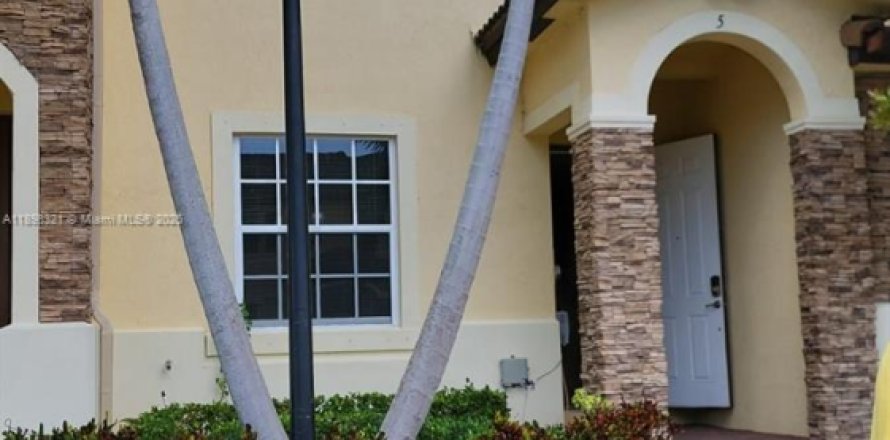 Таунхаус в Катлер-Бей, Флорида 2 спальни, 135.45м2 № 1949478