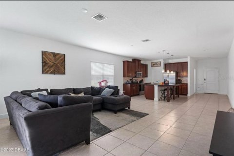 Villa ou maison à louer à Port Orange, Floride: 4 chambres, 172.71 m2 № 1673861 - photo 4