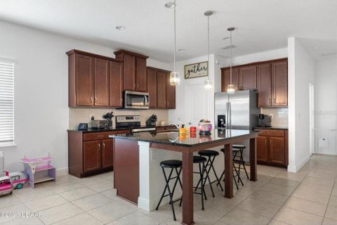 Villa ou maison à louer à Port Orange, Floride: 4 chambres, 172.71 m2 № 1673861 - photo 8