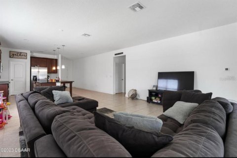 Villa ou maison à louer à Port Orange, Floride: 4 chambres, 172.71 m2 № 1673861 - photo 5