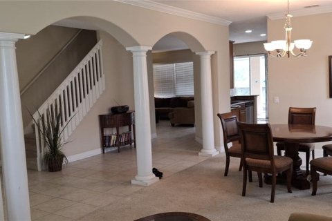 House in Davenport, Florida 5 bedrooms, 299.24 sq.m. № 1789144 - photo 8