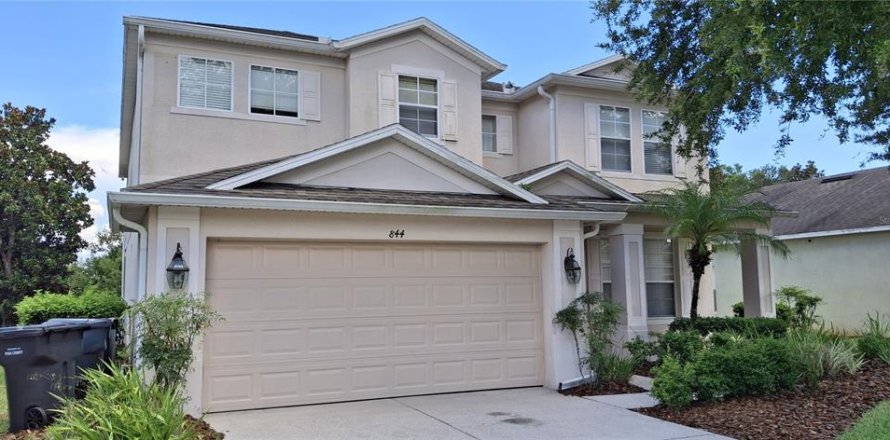 House in Davenport, Florida 5 bedrooms, 299.24 sq.m. № 1789144