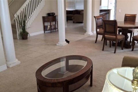 House in Davenport, Florida 5 bedrooms, 299.24 sq.m. № 1789144 - photo 9