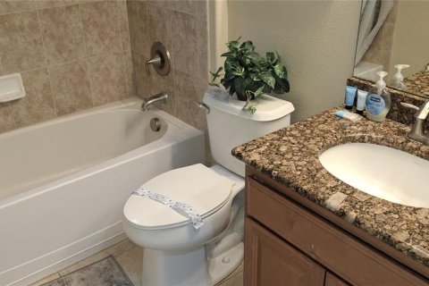House in Davenport, Florida 5 bedrooms, 299.24 sq.m. № 1789144 - photo 18