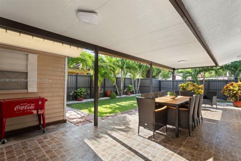 Villa ou maison à vendre à Miami, Floride: 3 chambres, 149.57 m2 № 1823937 - photo 23