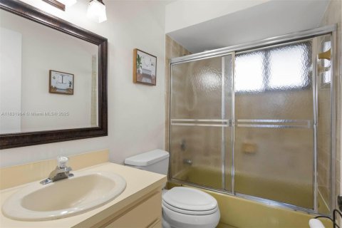 Villa ou maison à vendre à Miami, Floride: 3 chambres, 149.57 m2 № 1823937 - photo 21