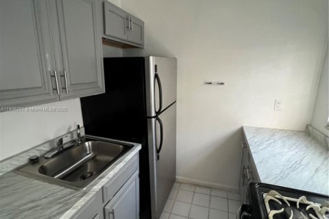 Снять в аренду кондоминиум в Майами-Бич, Флорида 1 спальня, 48.4м2, № 1956907 - фото 10