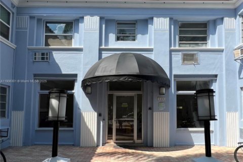 Снять в аренду кондоминиум в Майами-Бич, Флорида 1 спальня, 48.4м2, № 1956907 - фото 2