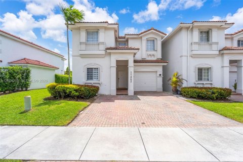Villa ou maison à vendre à Doral, Floride: 4 chambres, 214.79 m2 № 2068413 - photo 2