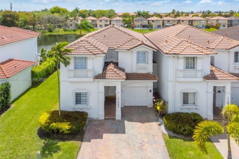 Villa ou maison à vendre à Doral, Floride: 4 chambres, 214.79 m2 № 2068413 - photo 4