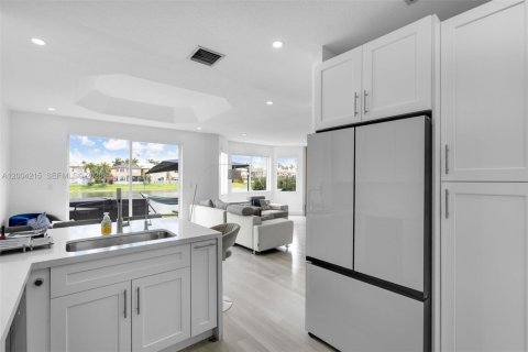 Villa ou maison à vendre à Doral, Floride: 4 chambres, 214.79 m2 № 2068413 - photo 7