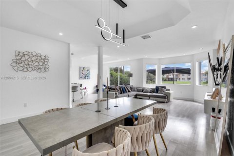 Villa ou maison à vendre à Doral, Floride: 4 chambres, 214.79 m2 № 2068413 - photo 11