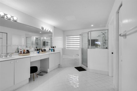 Villa ou maison à vendre à Doral, Floride: 4 chambres, 214.79 m2 № 2068413 - photo 21