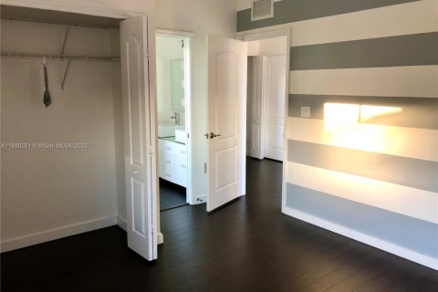 Adosado en venta en Doral, Florida, 4 dormitorios, 214.23 m2 № 1929251 - foto 16