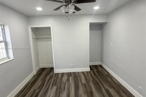 Casa en alquiler en Oakland Park, Florida, 1 dormitorio, 55.74 m2 № 2045928 - foto 2