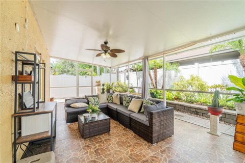 House in Brandon, Florida 4 bedrooms, 225.2 sq.m. № 1798645 - photo 15