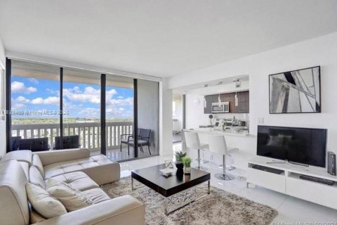 Снять в аренду квартиру в Авентура, Флорида 2 спальни, 105.91м2, № 1956749 - фото 6