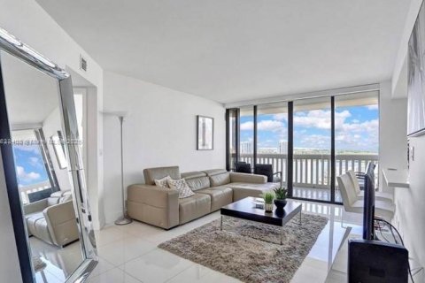 Снять в аренду квартиру в Авентура, Флорида 2 спальни, 105.91м2, № 1956749 - фото 8