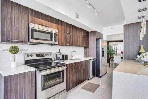 Снять в аренду квартиру в Авентура, Флорида 2 спальни, 105.91м2, № 1956749 - фото 10