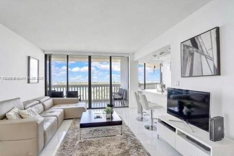 Снять в аренду квартиру в Авентура, Флорида 2 спальни, 105.91м2, № 1956749 - фото 3