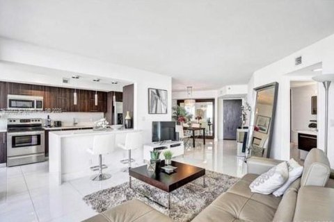 Снять в аренду квартиру в Авентура, Флорида 2 спальни, 105.91м2, № 1956749 - фото 1